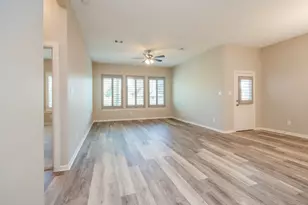 142 Scarlet Maple Ct, Conroe, TX 77318 - Photo 3