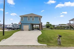 2023 County Rd 201, Sargent, TX 77414 - Photo 7
