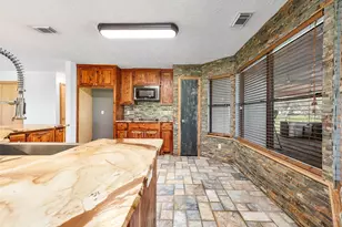 1095 County Rd 423, Alvin, TX 77511 - Photo 11