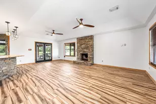 1095 County Rd 423, Alvin, TX 77511 - Photo 7