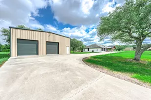 1095 County Rd 423, Alvin, TX 77511 - Photo 23
