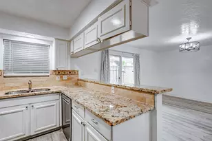 778 Thicket Ln, Houston, TX 77079 - Photo 9