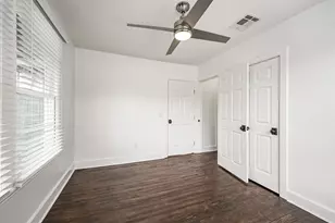 2102 55th St, Galveston, TX 77551 - Photo 29