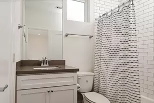 2427 W 11th St, Houston, TX 77008 - Photo 17