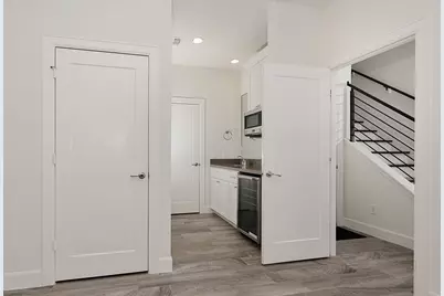 2427 W 11th Street, Houston, TX 77008 - Photo 7