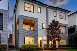 2427 W 11th St, Houston, TX 77008 - Photo 1
