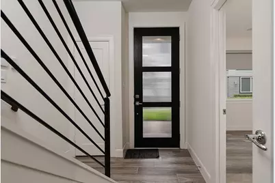 2427 W 11th Street, Houston, TX 77008 - Photo 5