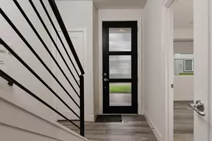 2427 W 11th St, Houston, TX 77008 - Photo 5