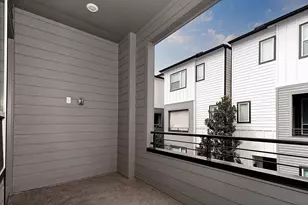 2427 W 11th St, Houston, TX 77008 - Photo 15
