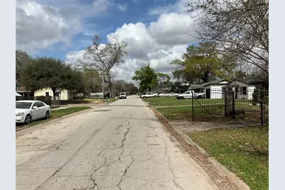 6709 Kassarine Pass, Houston, TX 77033 - Photo 3