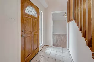 2906 Arrowhead Dr, Sugar Land, TX 77479 - Photo 5