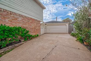 2906 Arrowhead Dr, Sugar Land, TX 77479 - Photo 33