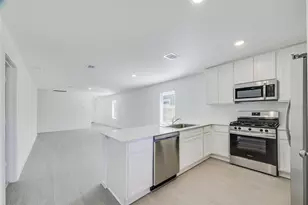 1754 W Stroker Rd, Crosby, TX 77532 - Photo 9