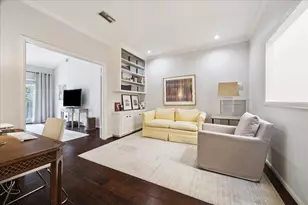 5 Pine Briar Cir, Houston, TX 77056 - Photo 15