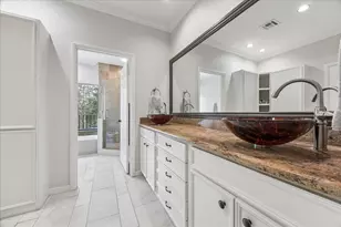 5 Pine Briar Cir, Houston, TX 77056 - Photo 13