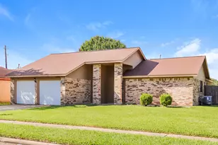 5939 Ollia Cir, Pasadena, TX 77505 - Photo 3