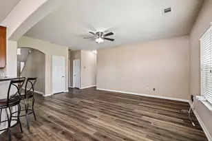 9705 Blue Bonnet Dr, Texas City, TX 77591 - Photo 5