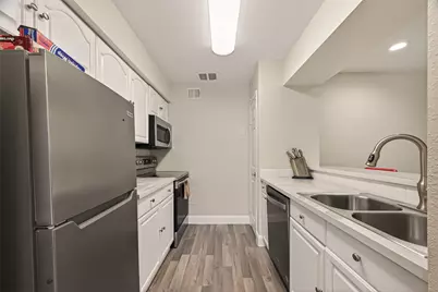 18515 Egret Bay Boulevard #1302, Houston, TX 77058 - Photo 5