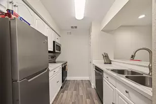 18515 Egret Bay Blvd, Houston, TX 77058 - Photo 5