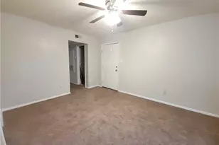 2712 Evergreen Cir, Bryan, TX 77801 - Photo 13