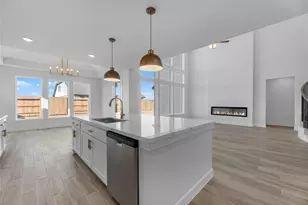 2812 Bolton Lndg Dr, Texas City, TX 77568 - Photo 7