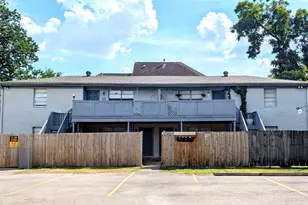 915 Alexander St, Houston, TX 77008 - Photo 1