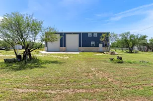 225 Butter Cup Ln, Floresville, TX 78114 - Photo 37