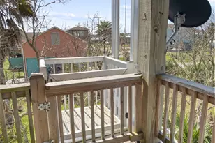 948 Kahla Dr, Crystal Beach, TX 77650 - Photo 5