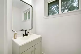 12930 Segrest Dr, Houston, TX 77047 - Photo 7