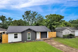 12930 Segrest Dr, Houston, TX 77047 - Photo 1