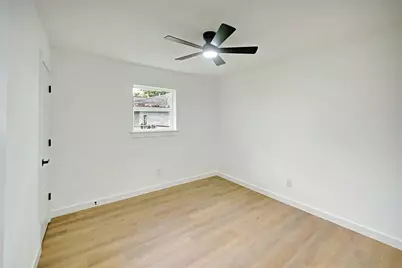 12930 Segrest Drive, Houston, TX 77047 - Photo 9