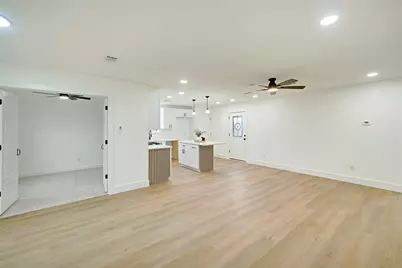 12930 Segrest Drive, Houston, TX 77047 - Photo 5