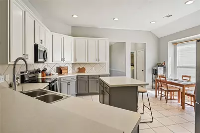 5710 Shady Hollow Court, Rosharon, TX 77583 - Photo 7