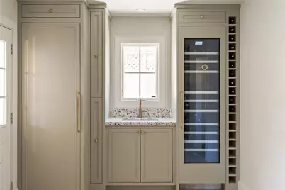 7811 Wickersham Lane, Houston, TX 77063 - Photo 15