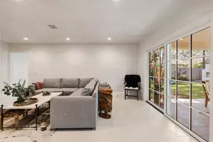 7811 Wickersham Ln, Houston, TX 77063 - Photo 17