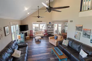 962 Raymond, Crystal Beach, TX 77650 - Photo 3