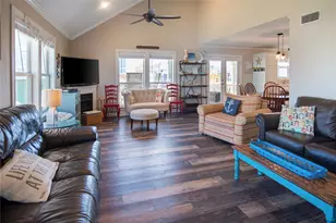 962 Raymond, Crystal Beach, TX 77650 - Photo 5