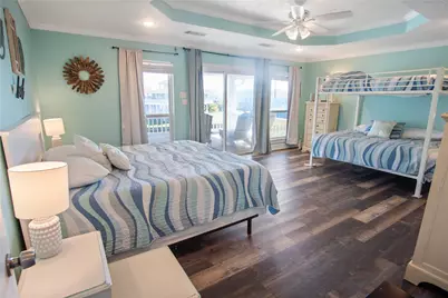 962 Raymond, Crystal Beach, TX 77650 - Photo 17