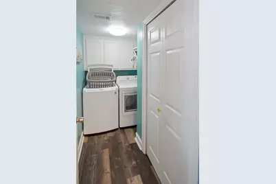 962 Raymond, Crystal Beach, TX 77650 - Photo 25