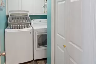 962 Raymond, Crystal Beach, TX 77650 - Photo 25