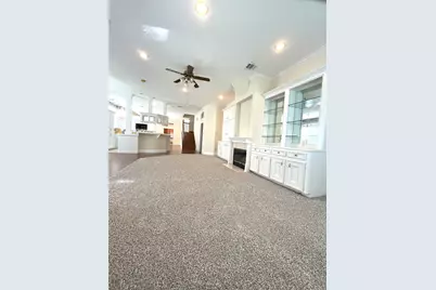28 Waters Edge Street, Conroe, TX 77356 - Photo 9