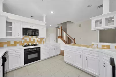 28 Waters Edge Street, Conroe, TX 77356 - Photo 5