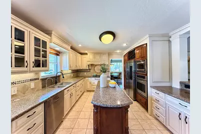 129 Circle Dr, Cleveland, TX 77327 - Photo 13