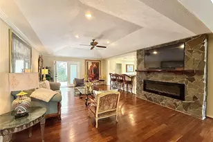 129 Circle Dr, Cleveland, TX 77327 - Photo 9