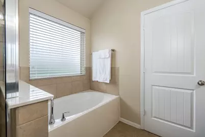 8218 E Pine Creek Bend, Cypress, TX 77433 - Photo 27