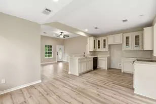 10821 Royal Pines Dr, Conroe, TX 77303 - Photo 9