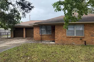 216 Schilling St, Baytown, TX 77520 - Photo 1