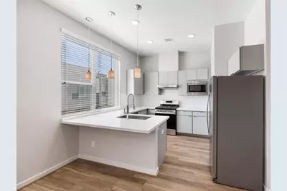 604 Thornton Oaks Road #B, Houston, TX 77018 - Photo 9