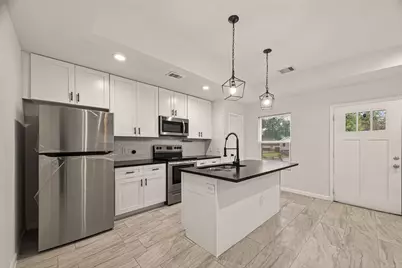 4302 Hirsch Road #B, Houston, TX 77026 - Photo 3