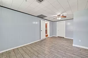 5934 Belmark St, Houston, TX 77033 - Photo 17